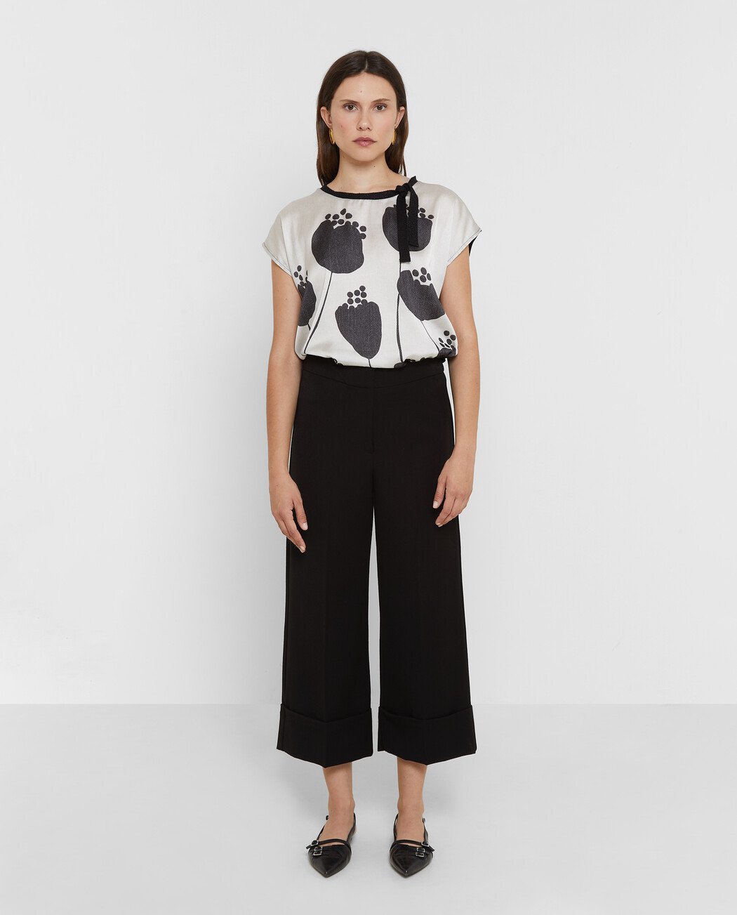 CAMISETA SATINADA FLORAL