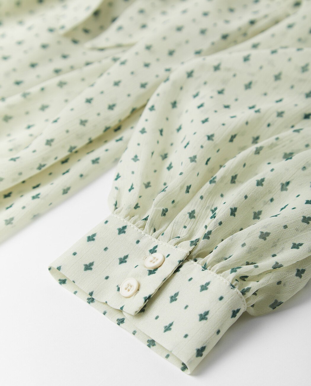 BLUSA LAZO EN CUELLO