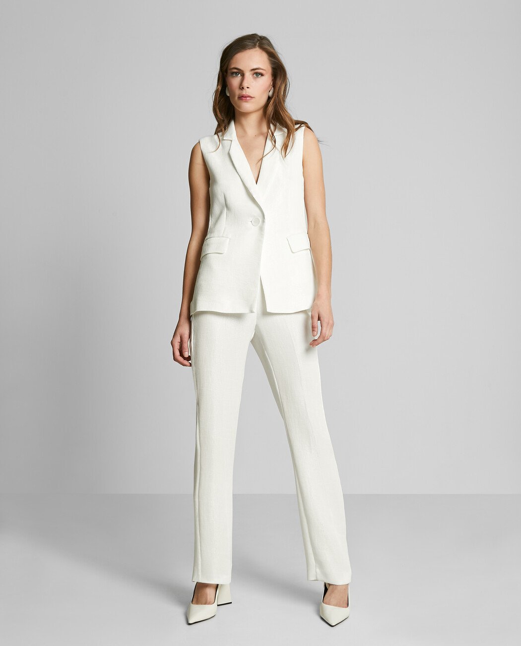 PANTALÓN CON ESTRUCTURA