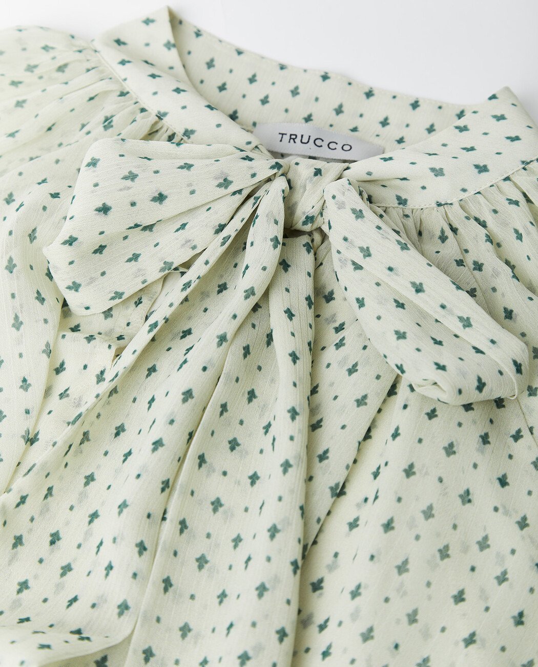 BLUSA LAZO EN CUELLO