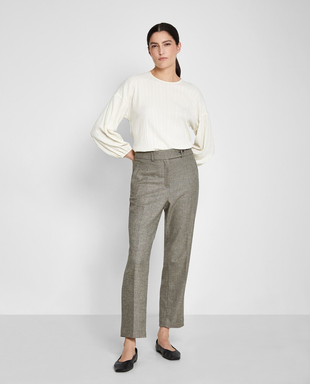 PANTALÓN TRAJE CROP