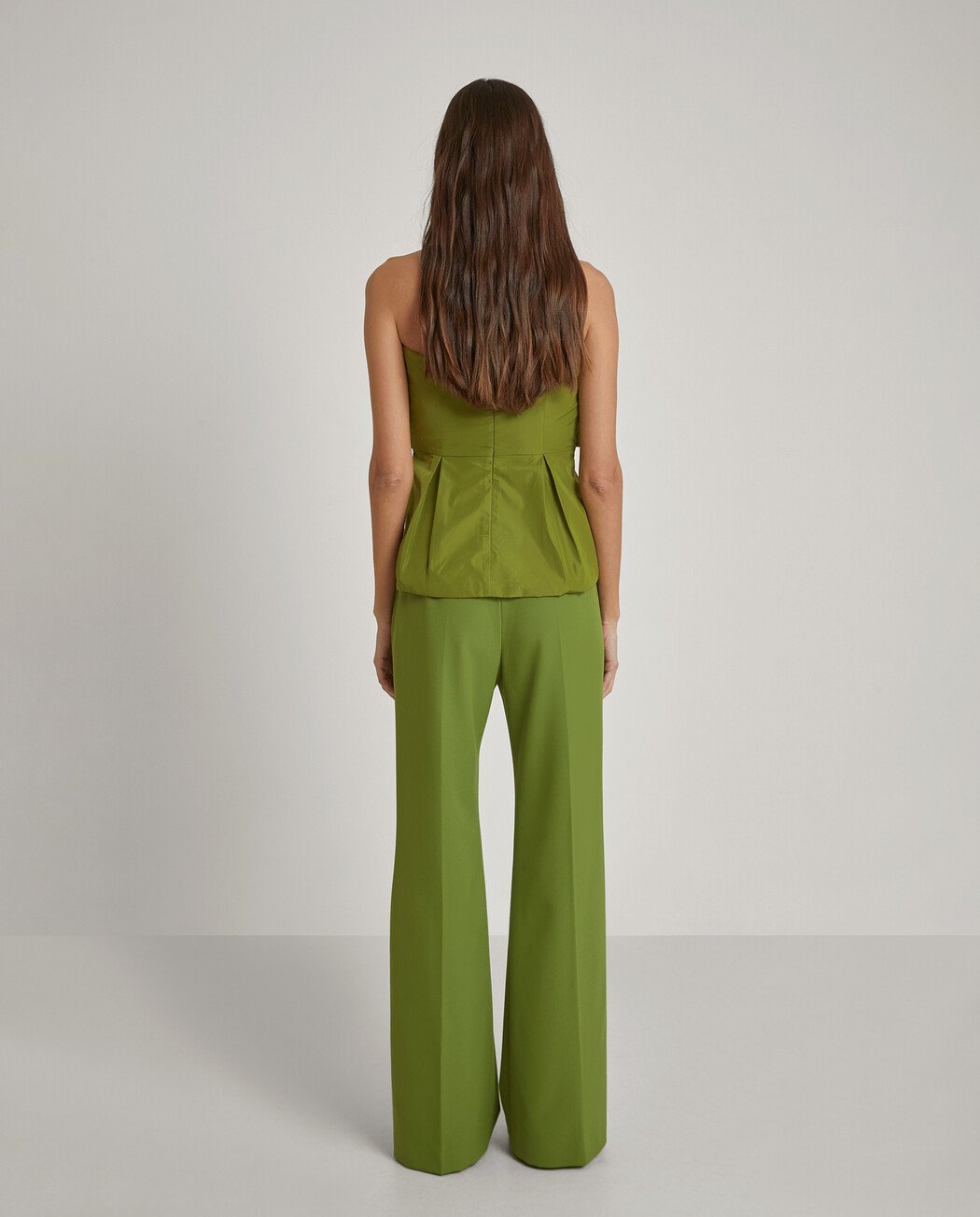TOP STRAPLESS CON LAZO FRONTAL