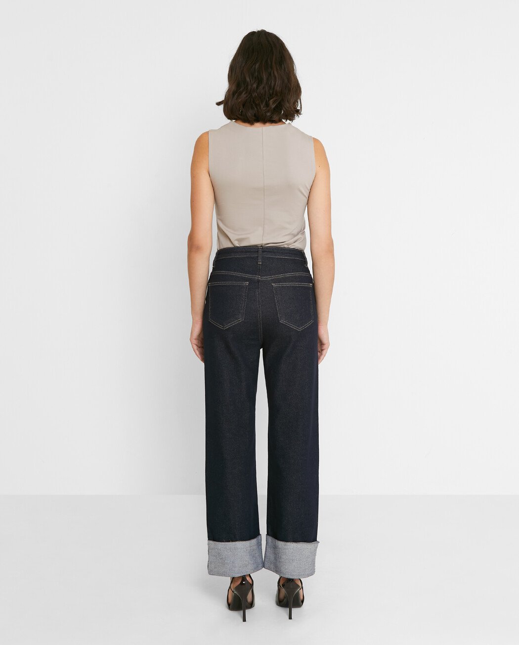 PANTALÓN BAJO VUELTO