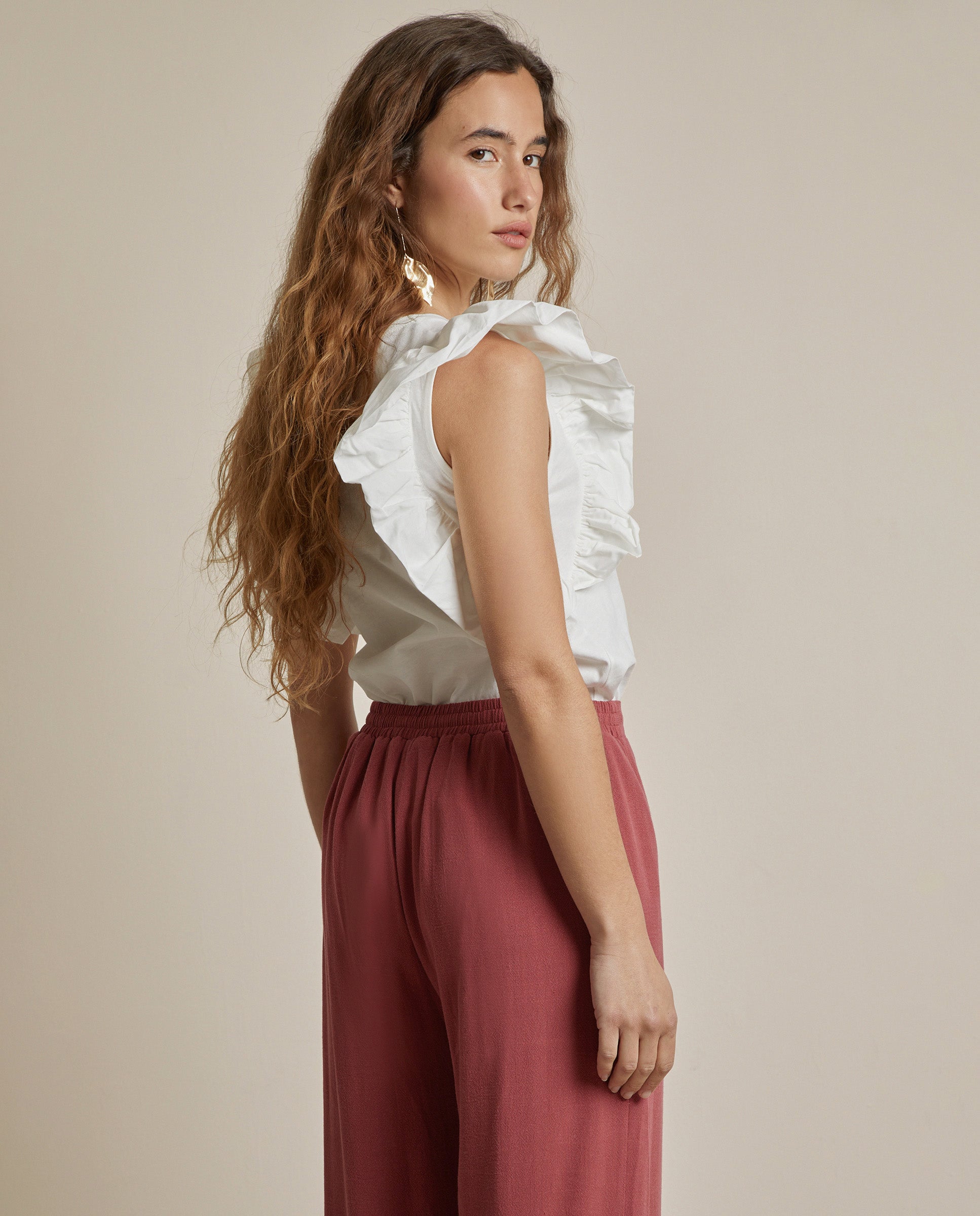 CAMISETA CON VOLANTES
