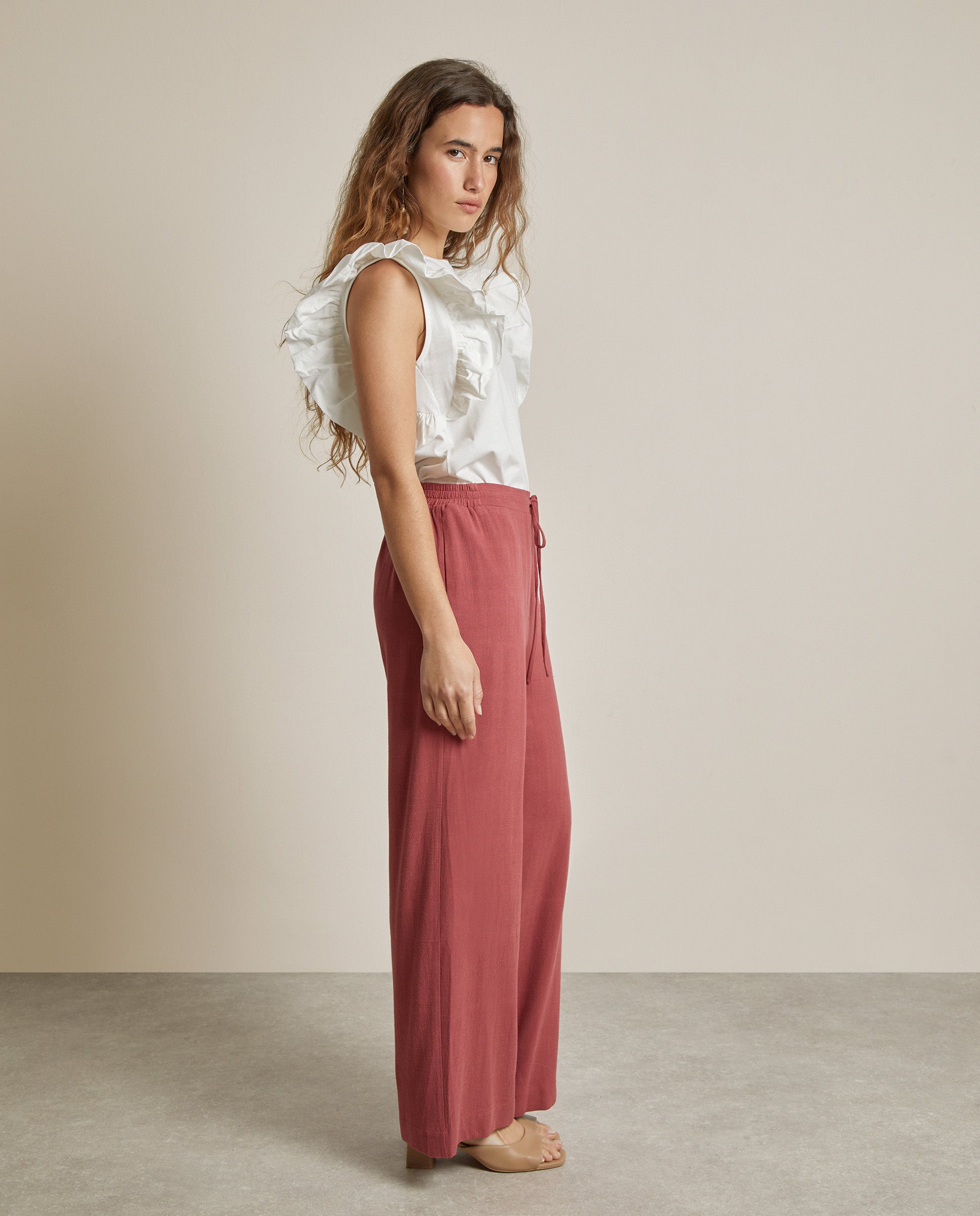 CAMISETA CON VOLANTES