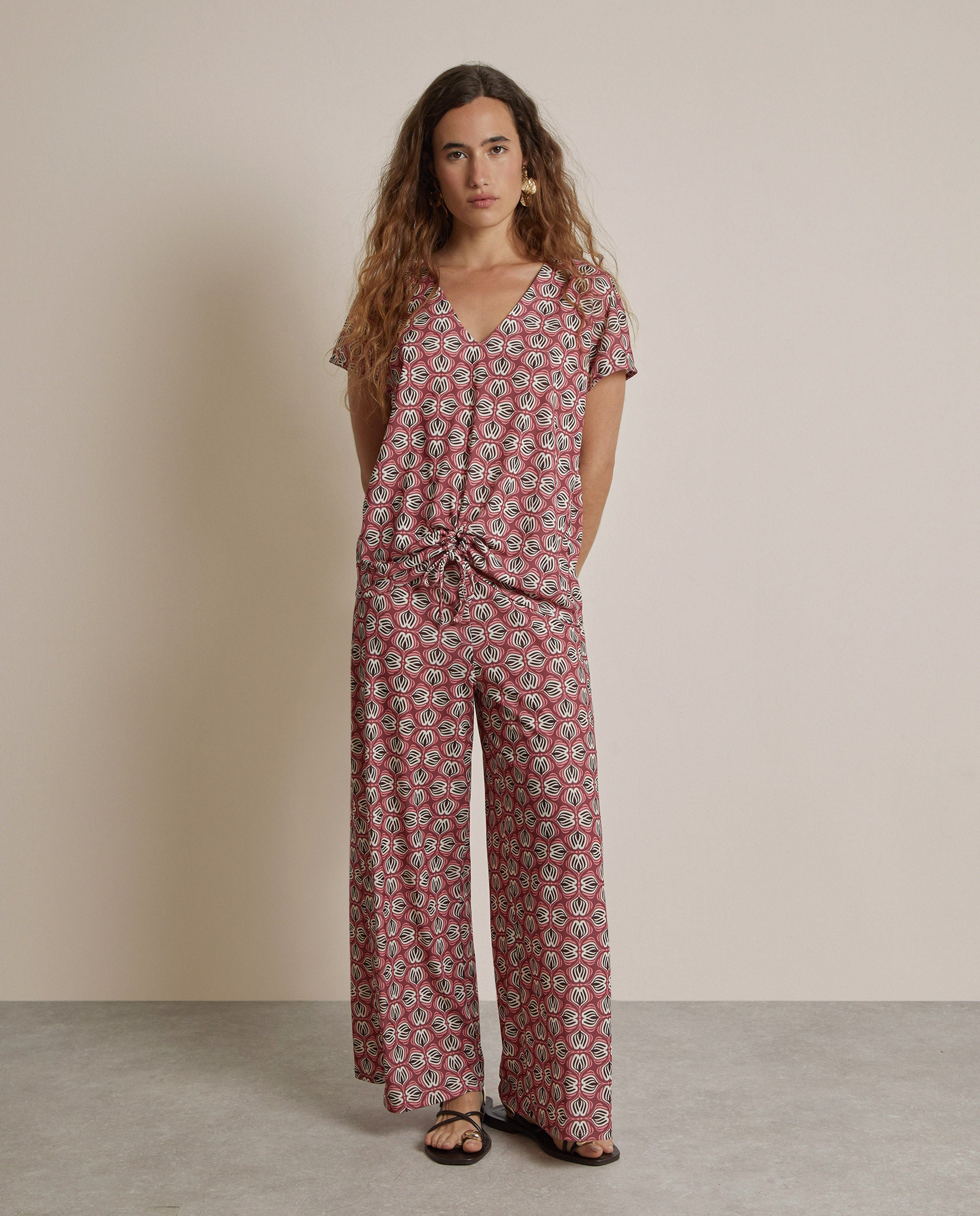 PANTALÓN ESTAMPADO GEOMÉTRICO