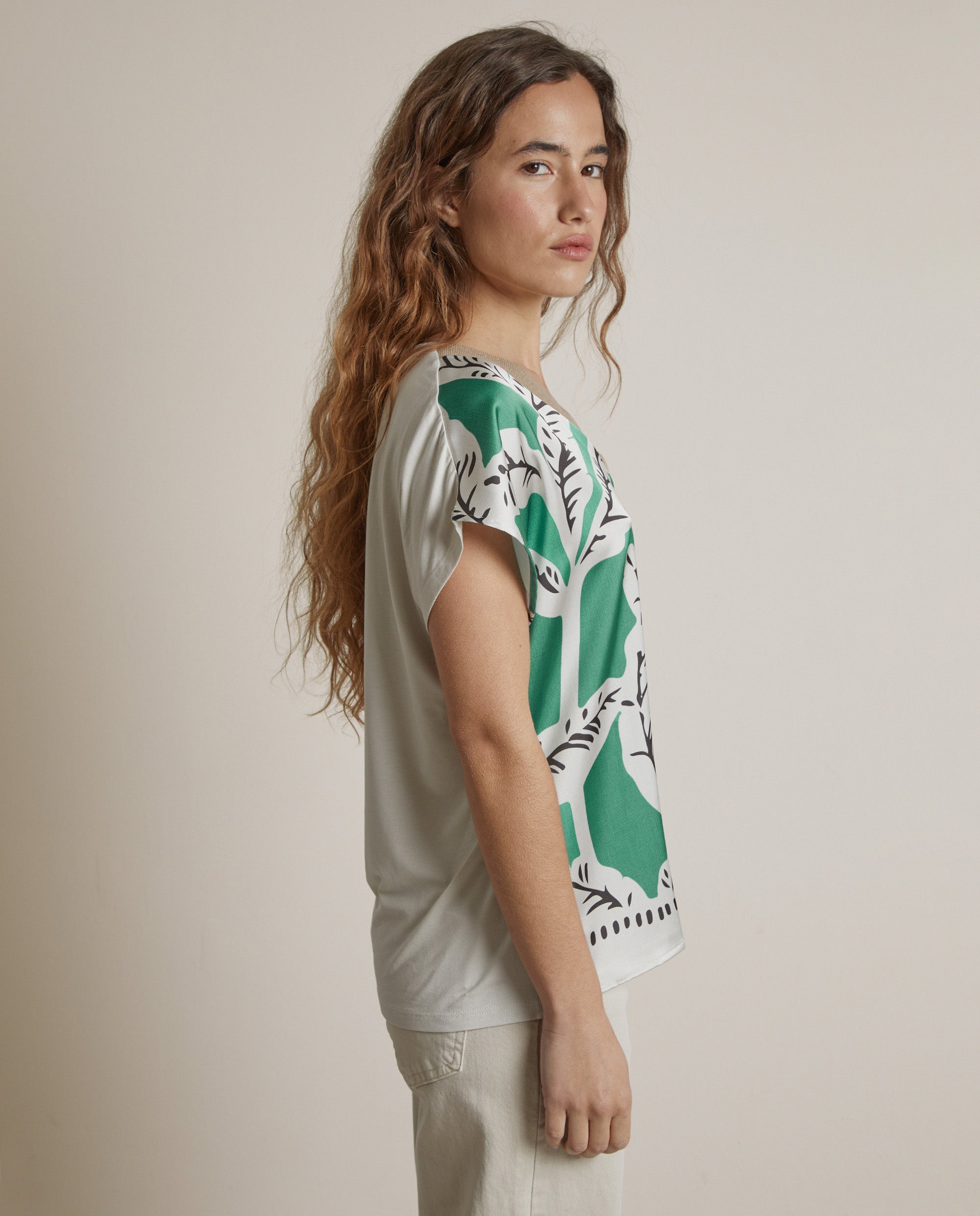 CAMISETA CUELLO BRILLO