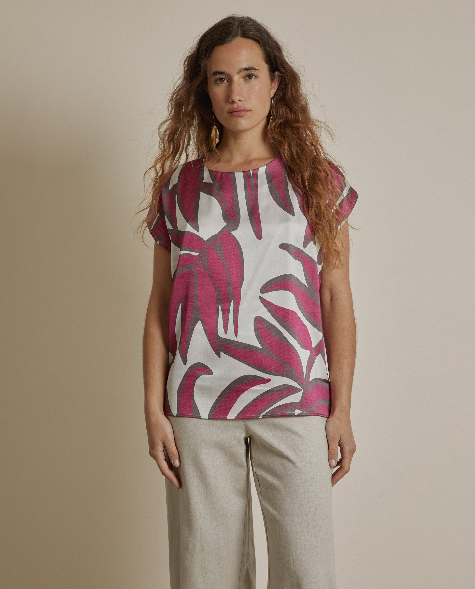 CAMISETA ESTAMPADO HOJAS