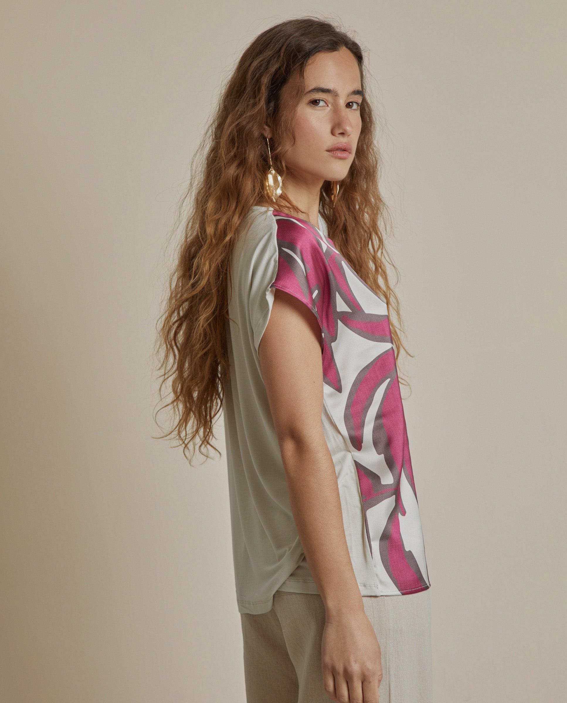 CAMISETA ESTAMPADO HOJAS