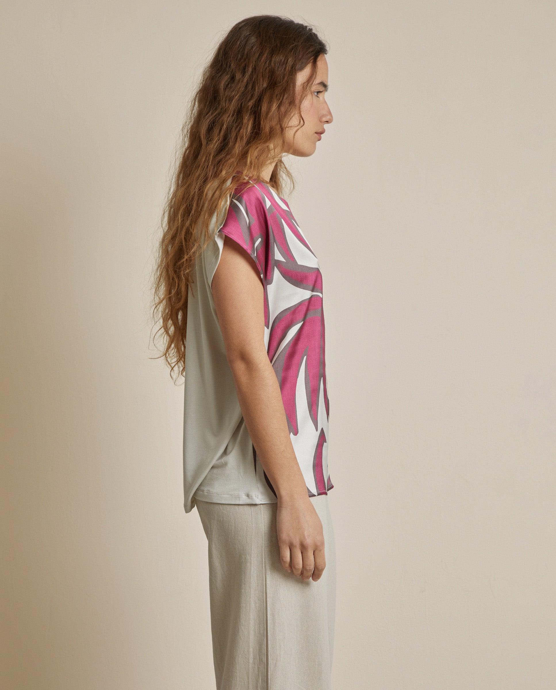 CAMISETA ESTAMPADO HOJAS