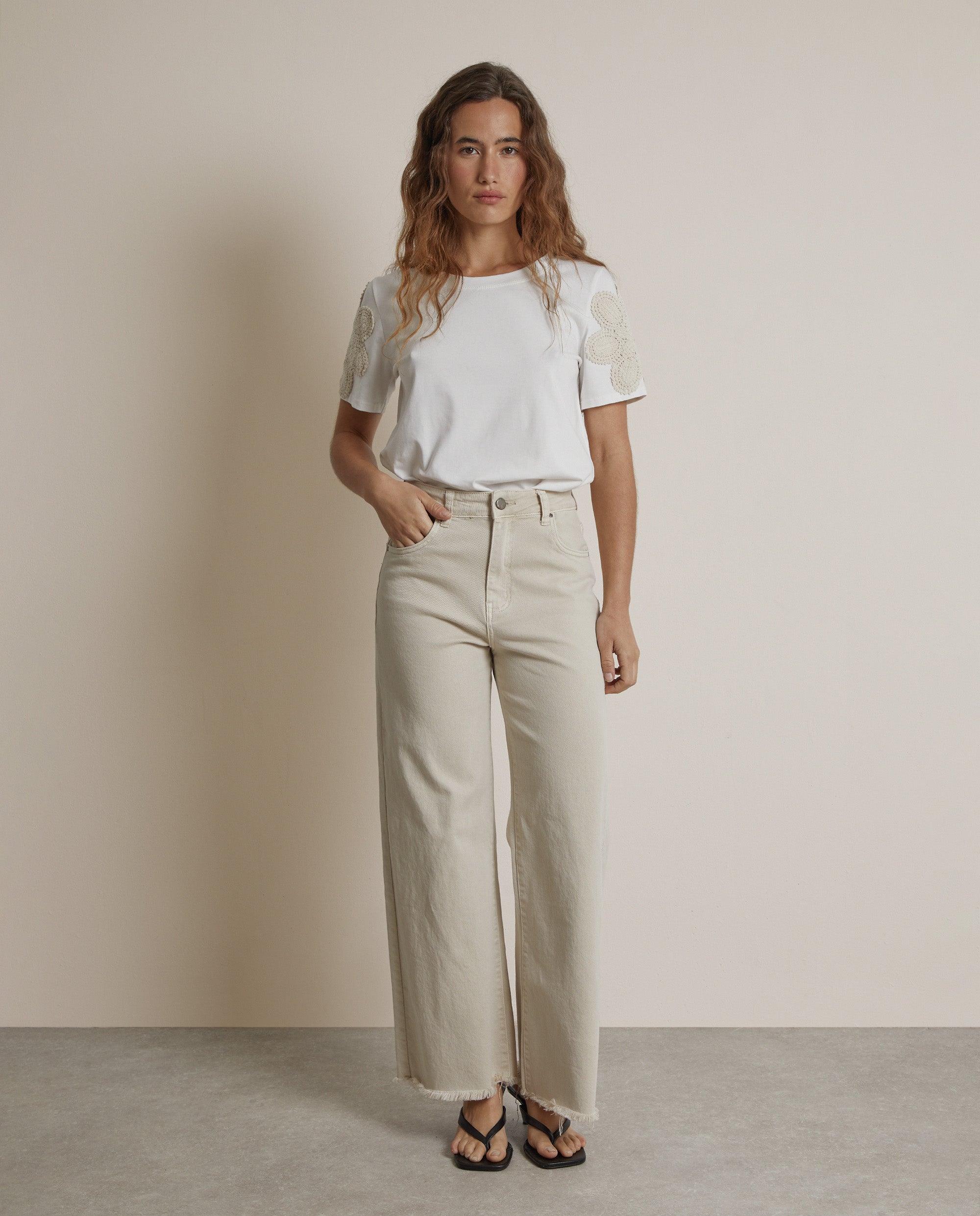 CAMISETA DETALLE MANGA