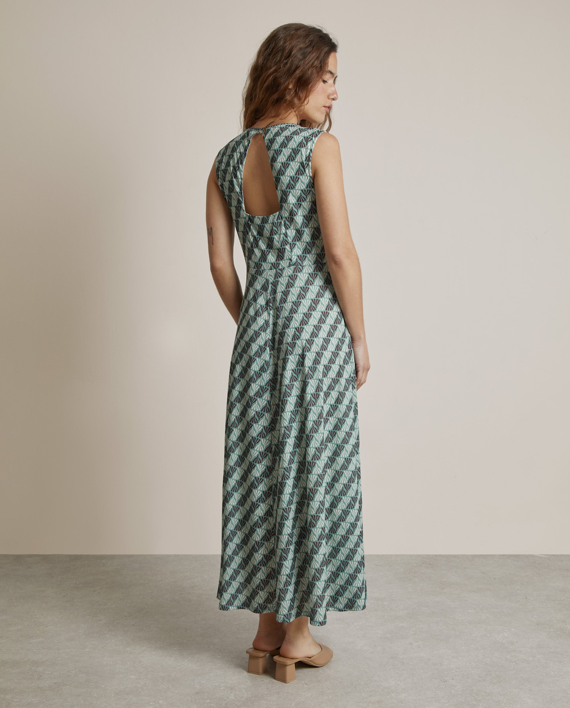 VESTIDO ESTAMPADO APERTURA