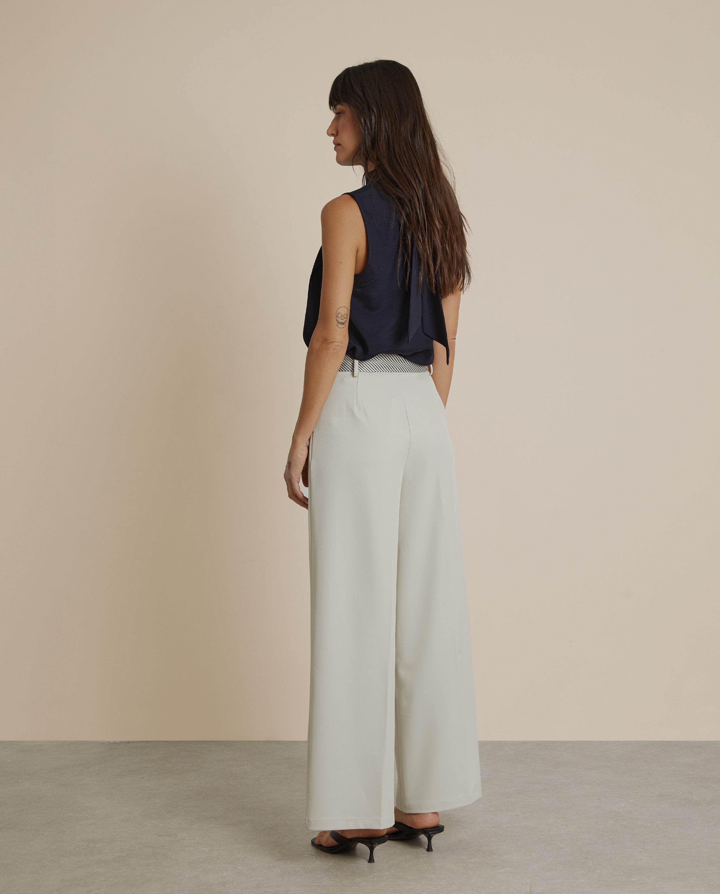 PANTALÓN PALAZZO CON CINTURÓN PAÑUELO