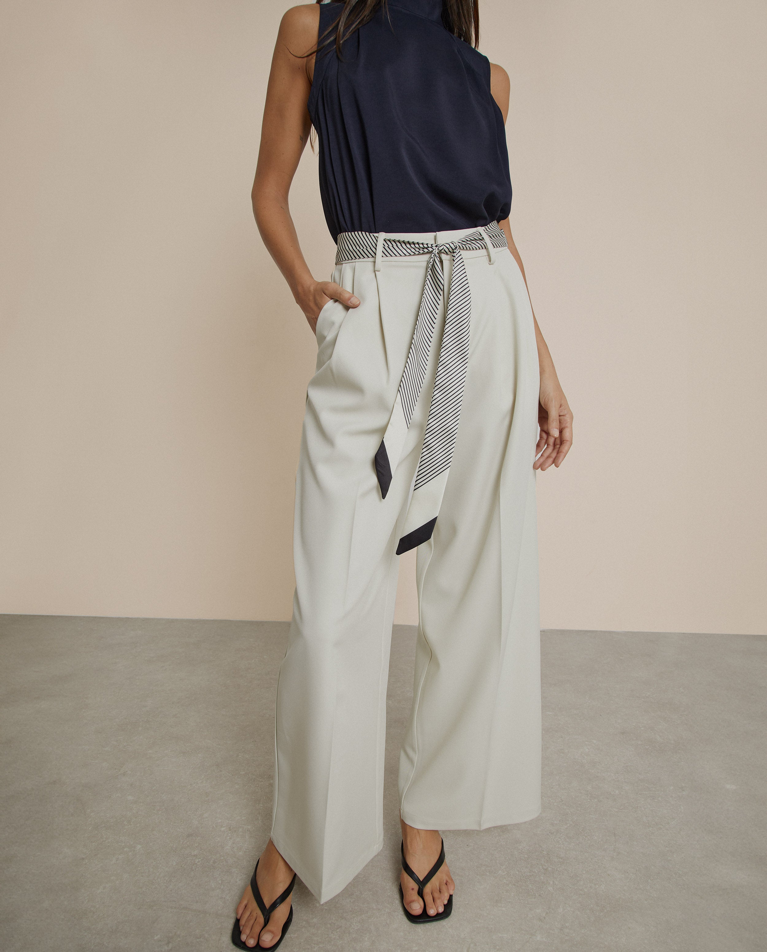 PANTALÓN PALAZZO CON CINTURÓN PAÑUELO