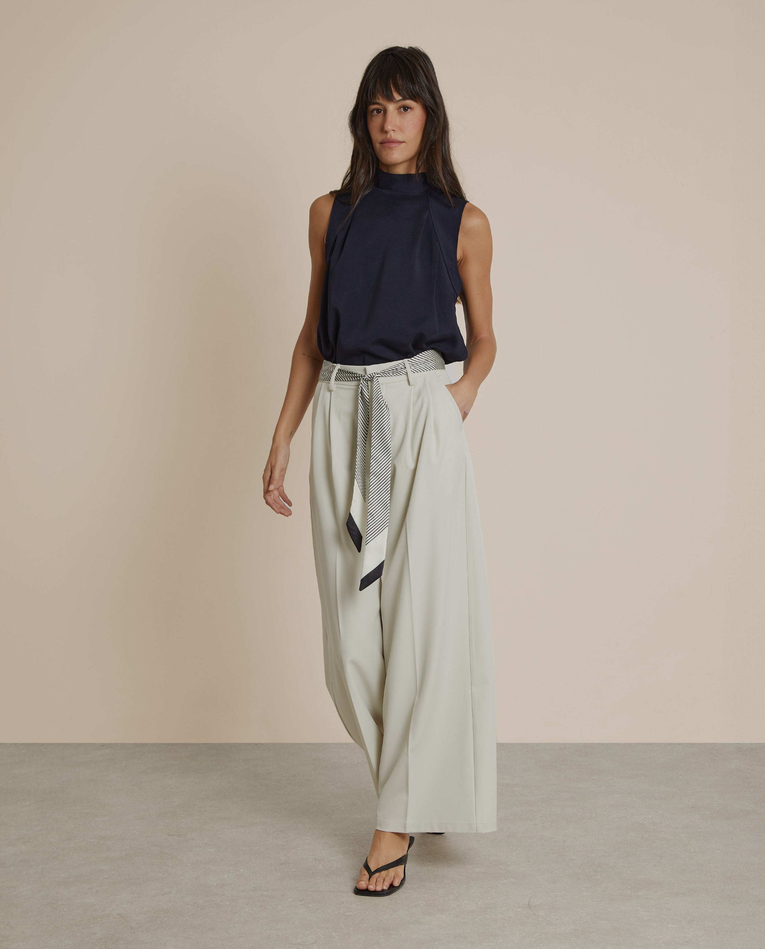PANTALÓN PALAZZO CON CINTURÓN PAÑUELO