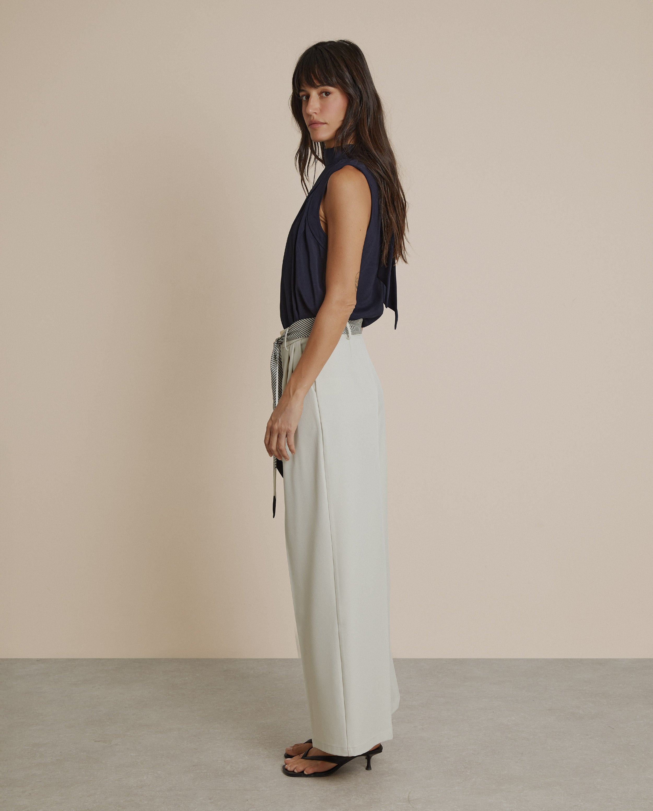 PANTALÓN PALAZZO CON CINTURÓN PAÑUELO
