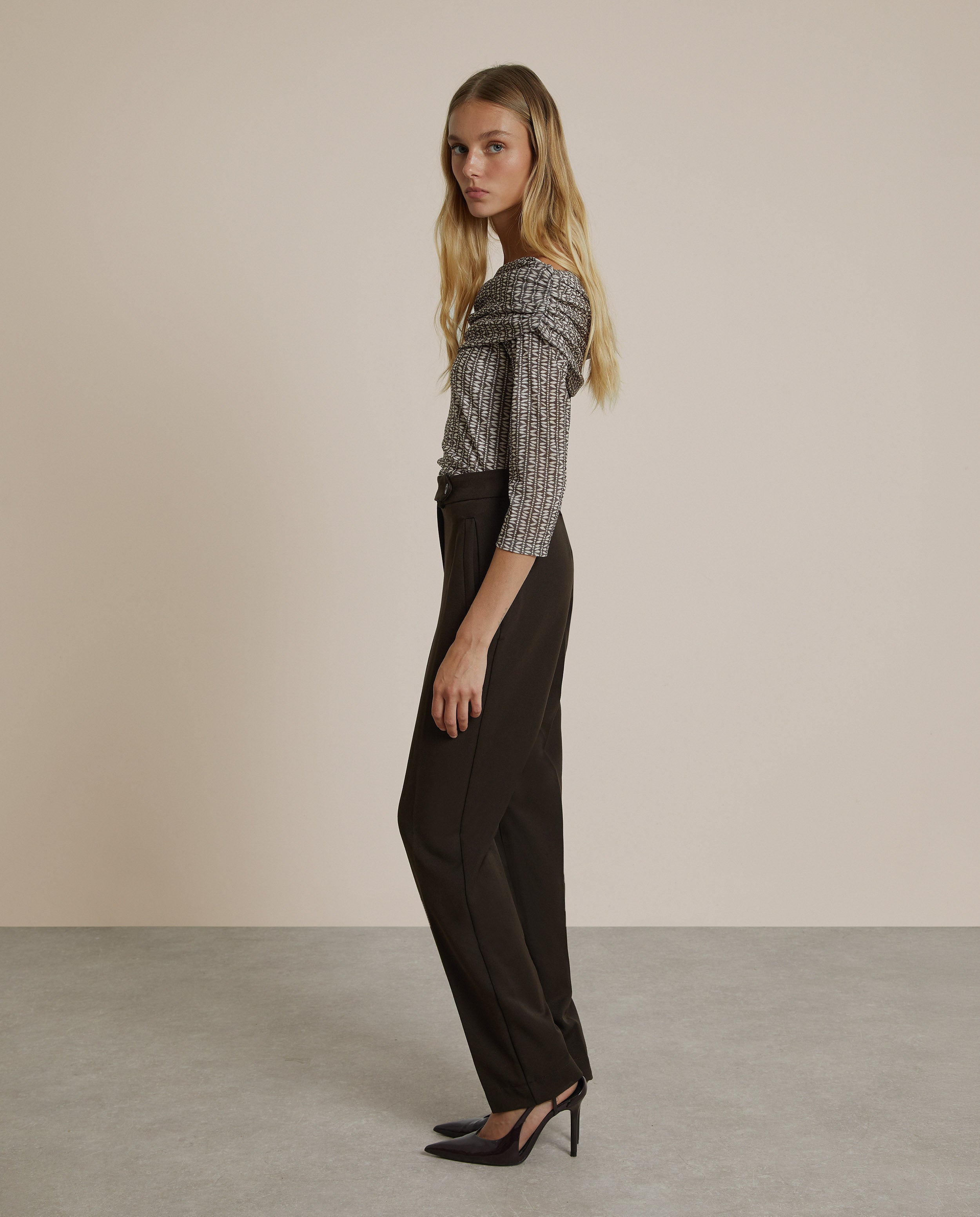 PANTALÓN PINZAS