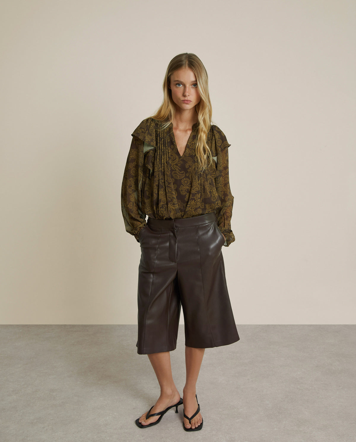 LEATHER-EFFECT BERMUDA SHORTS