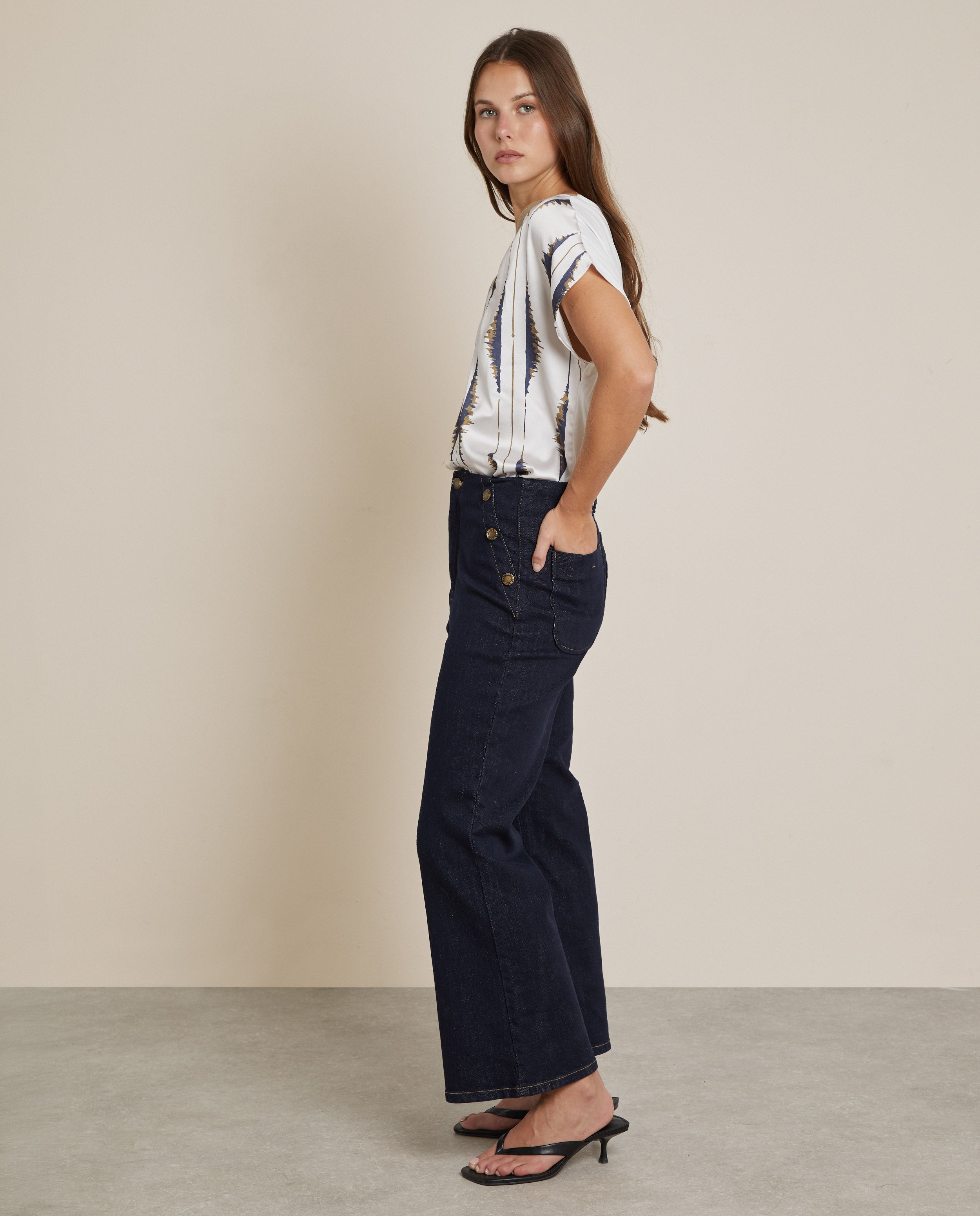 PANTALÓN VAQUERO BOTONES