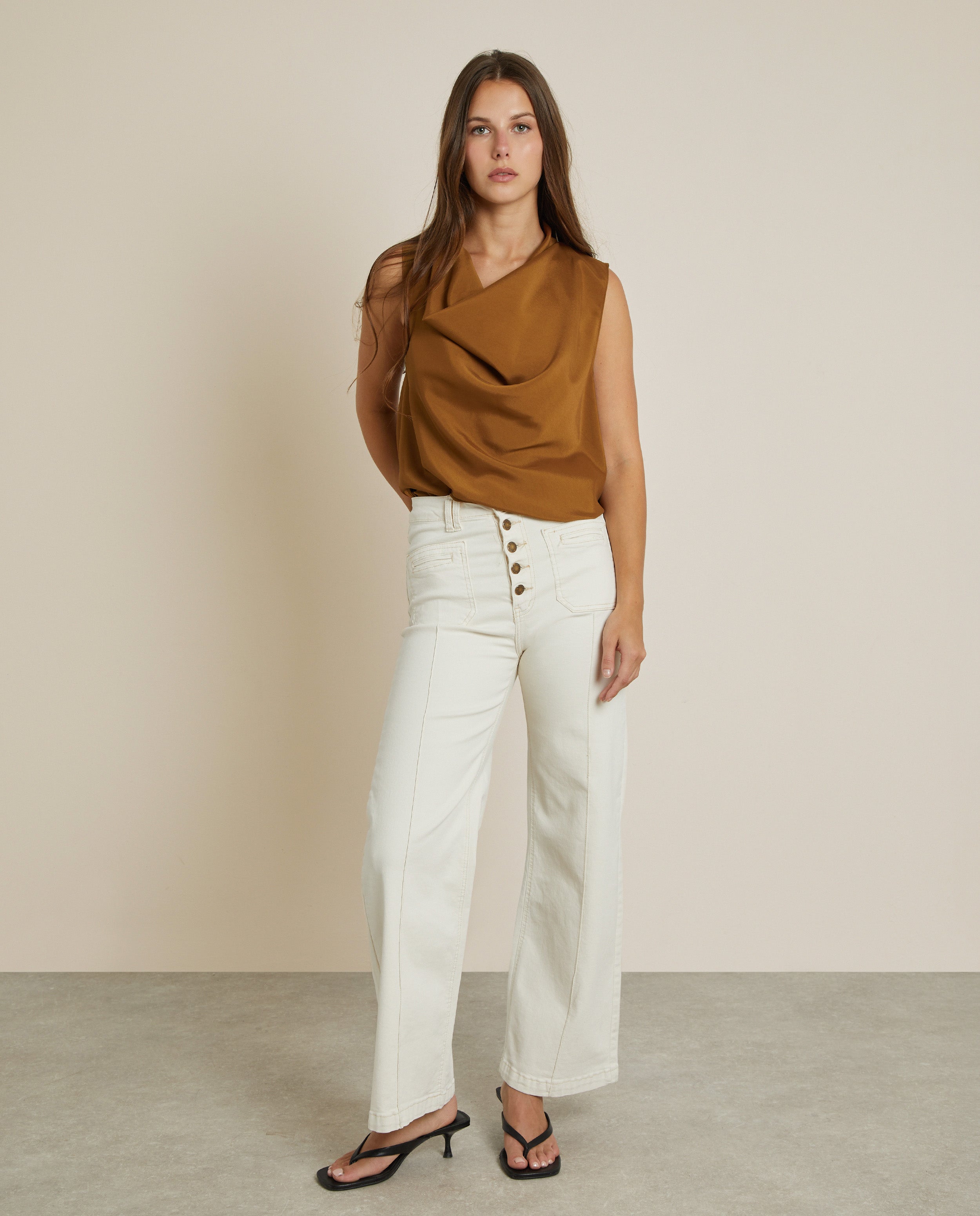 PANTALÓN VAQUERO BOTONES