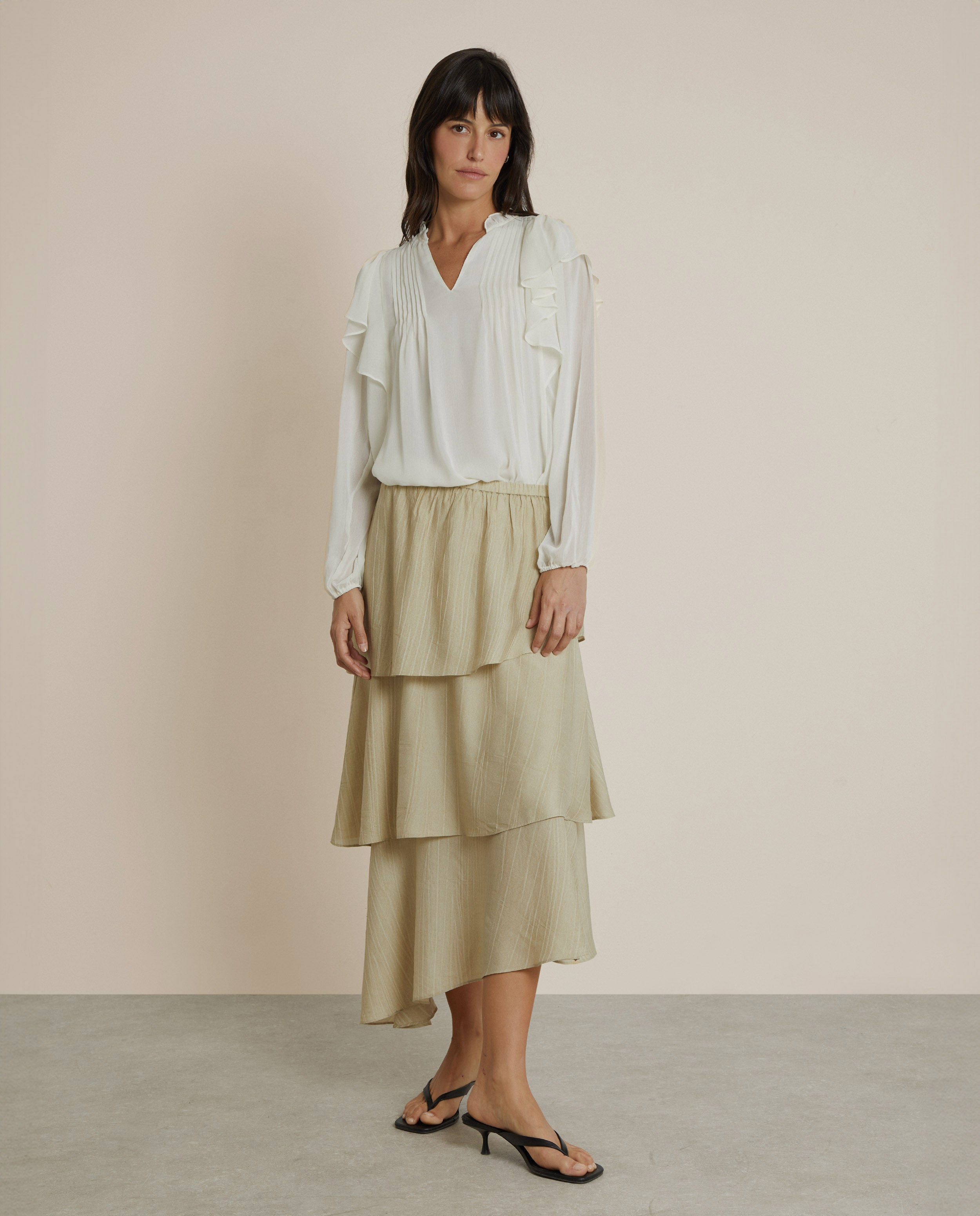 BLUSA FLUIDA CON VOLANTES