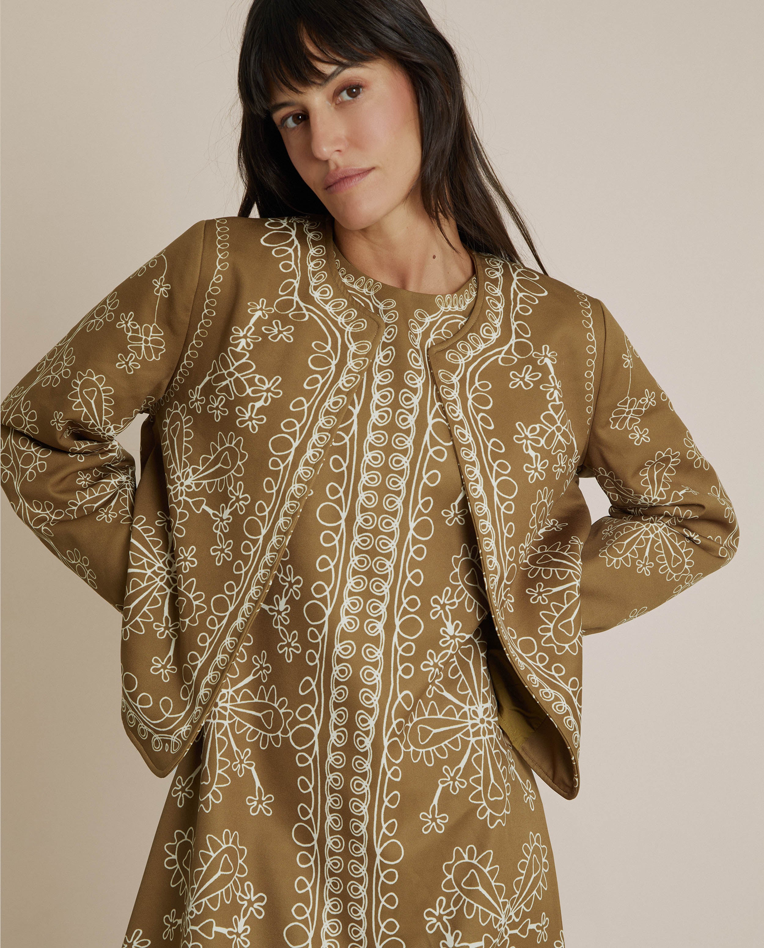 CHAQUETA ESTAMPADO BORDADO