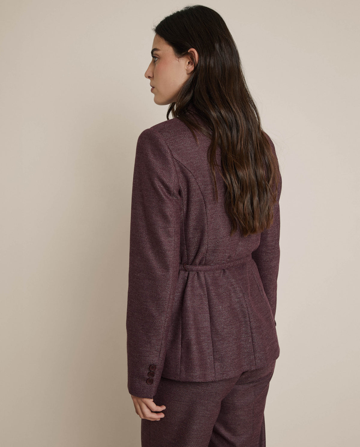 BLAZER CON CINTURÓN JASPEADO