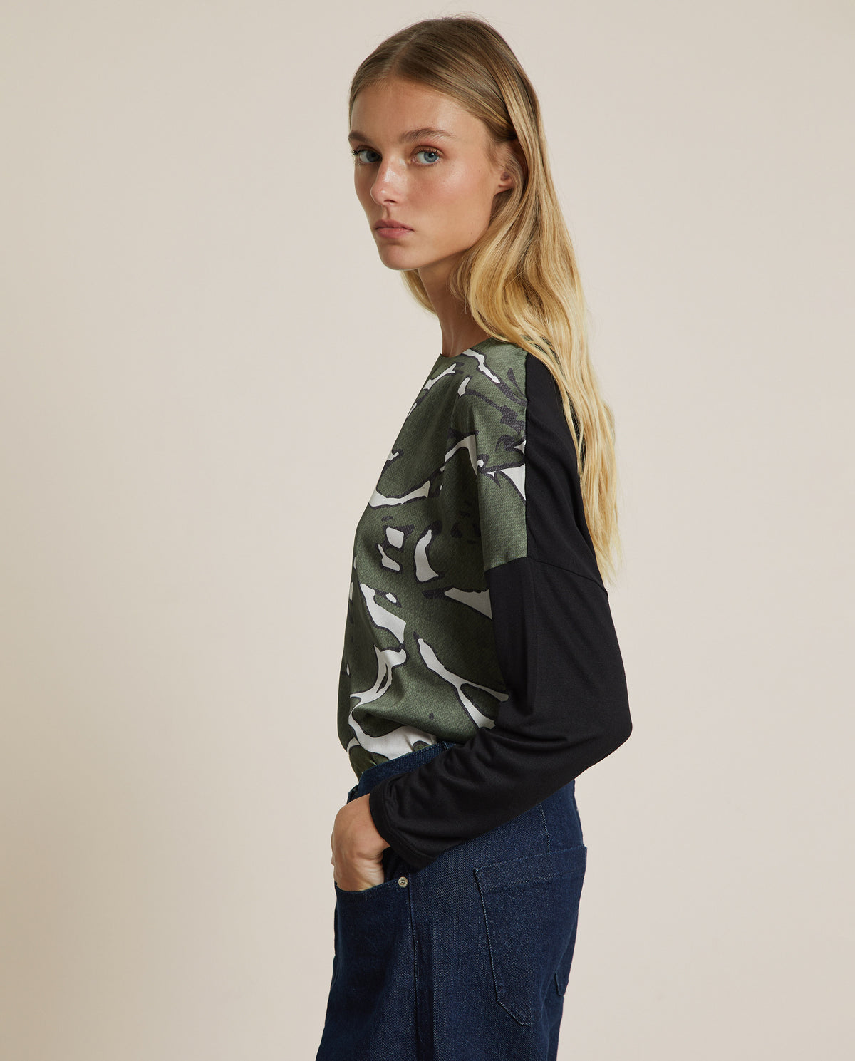 CAMISETA ESTAMPADO FLORAL AZUL