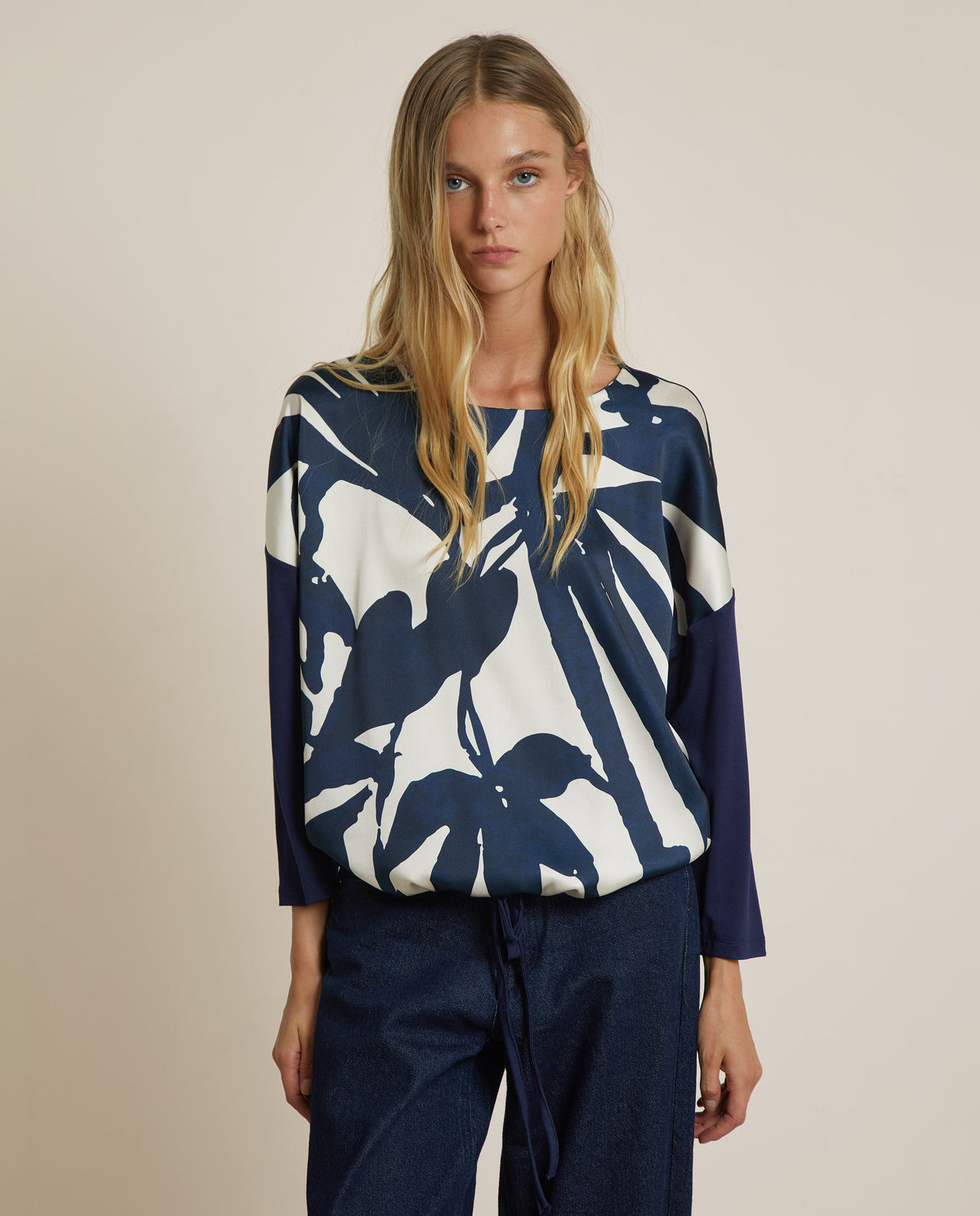 CAMISETA ESTAMPADO FLORAL AZUL