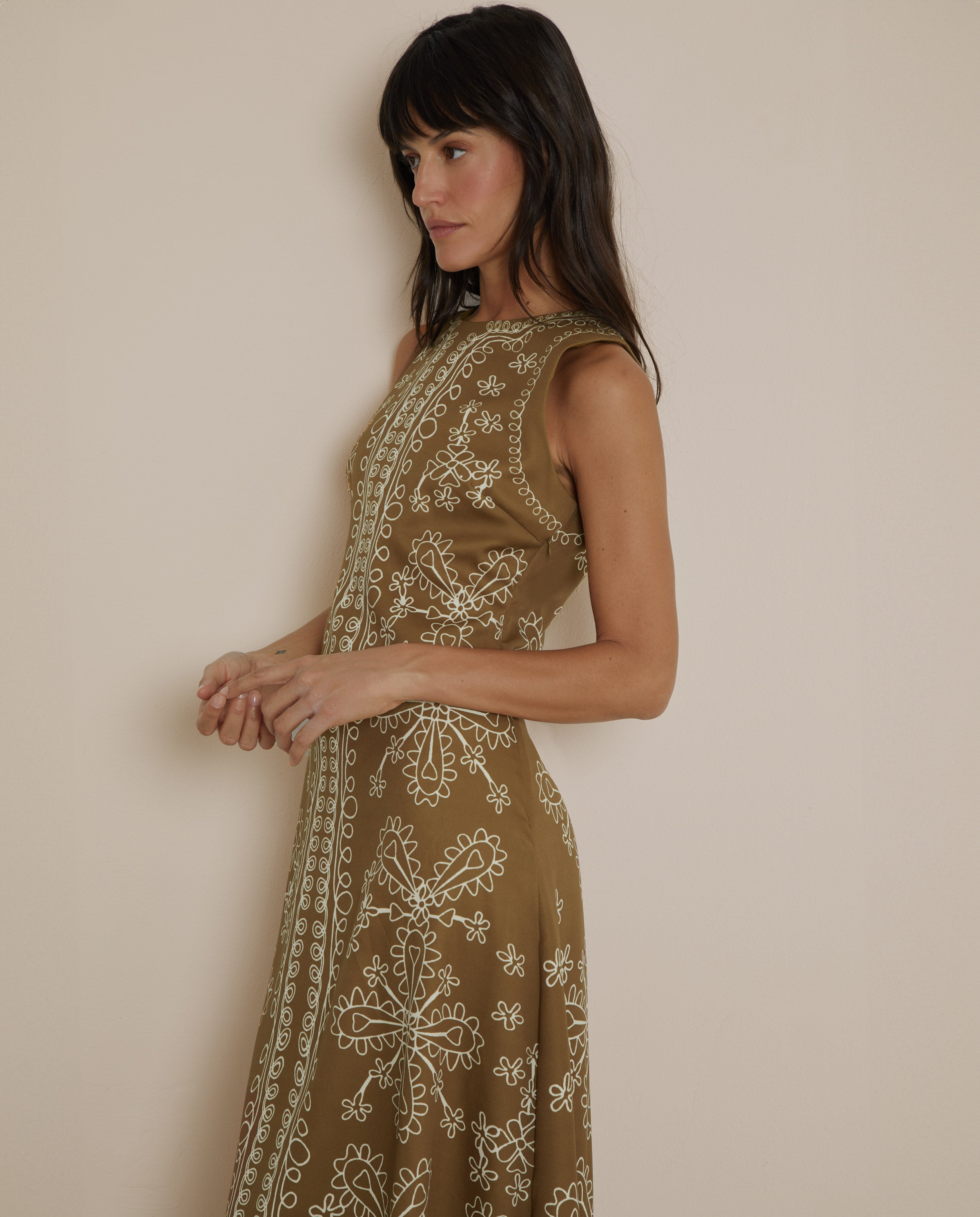 VESTIDO MIDI ESTAMPADO BORDADO
