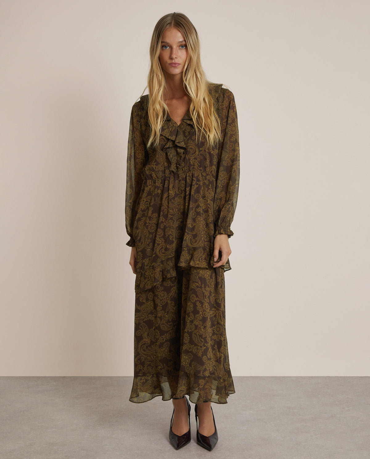 LONG FRILLED DRESS