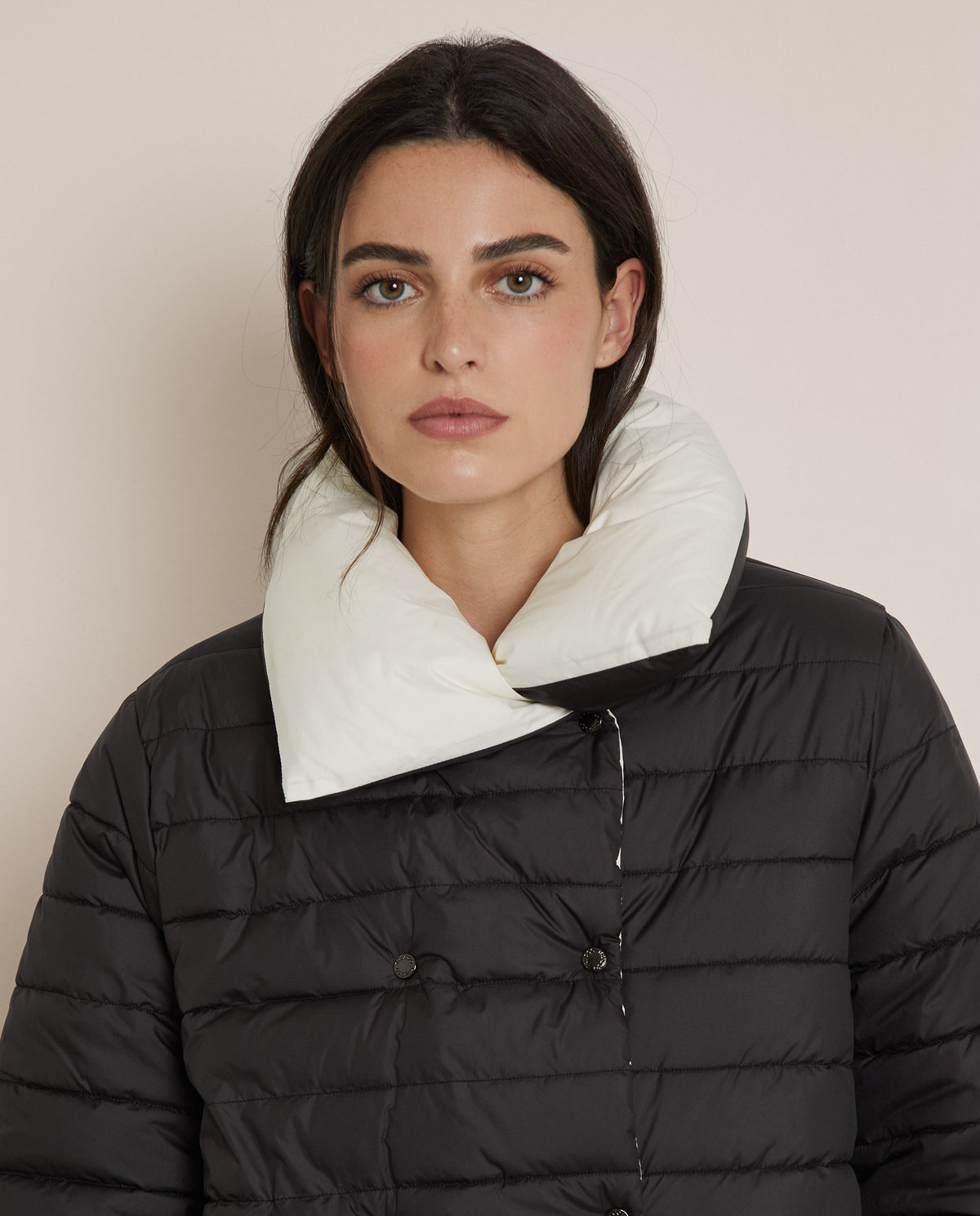 ABRIGO ACOLCHADO LARGO REVERSIBLE