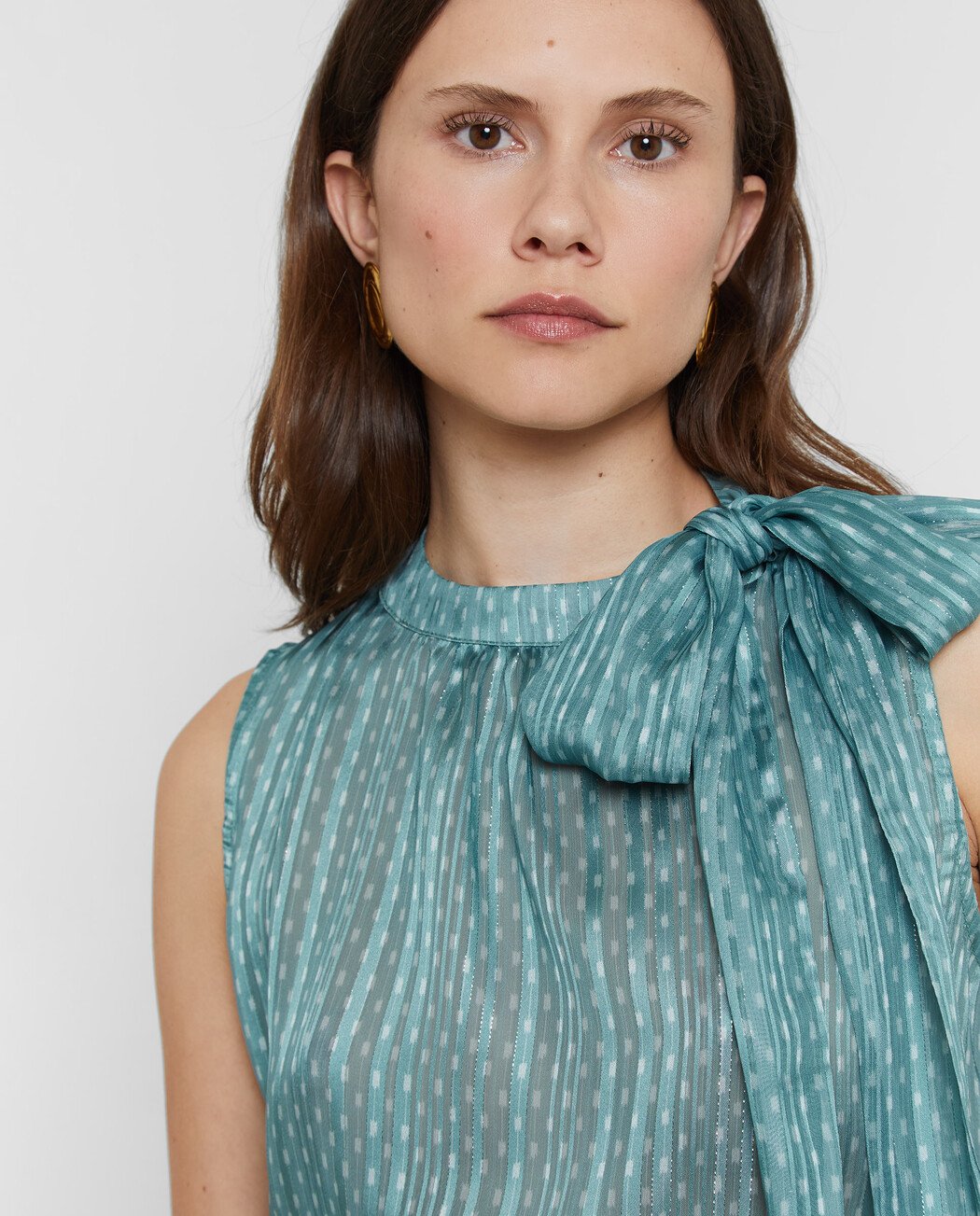 BLUSA LAZO EN CUELLO