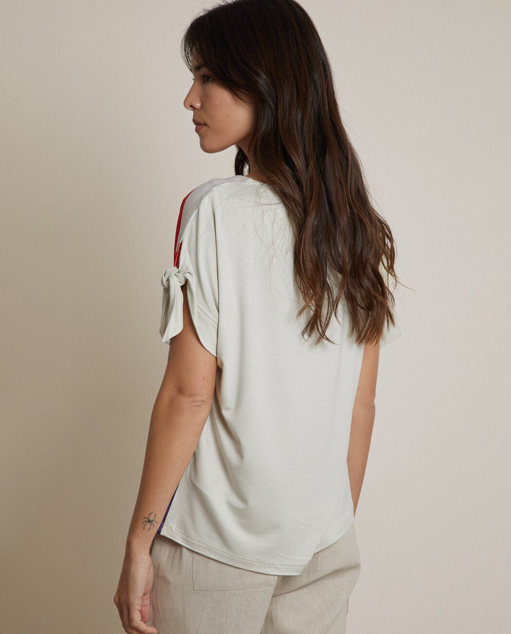 CAMISETA ESTAMPADA LAZOS