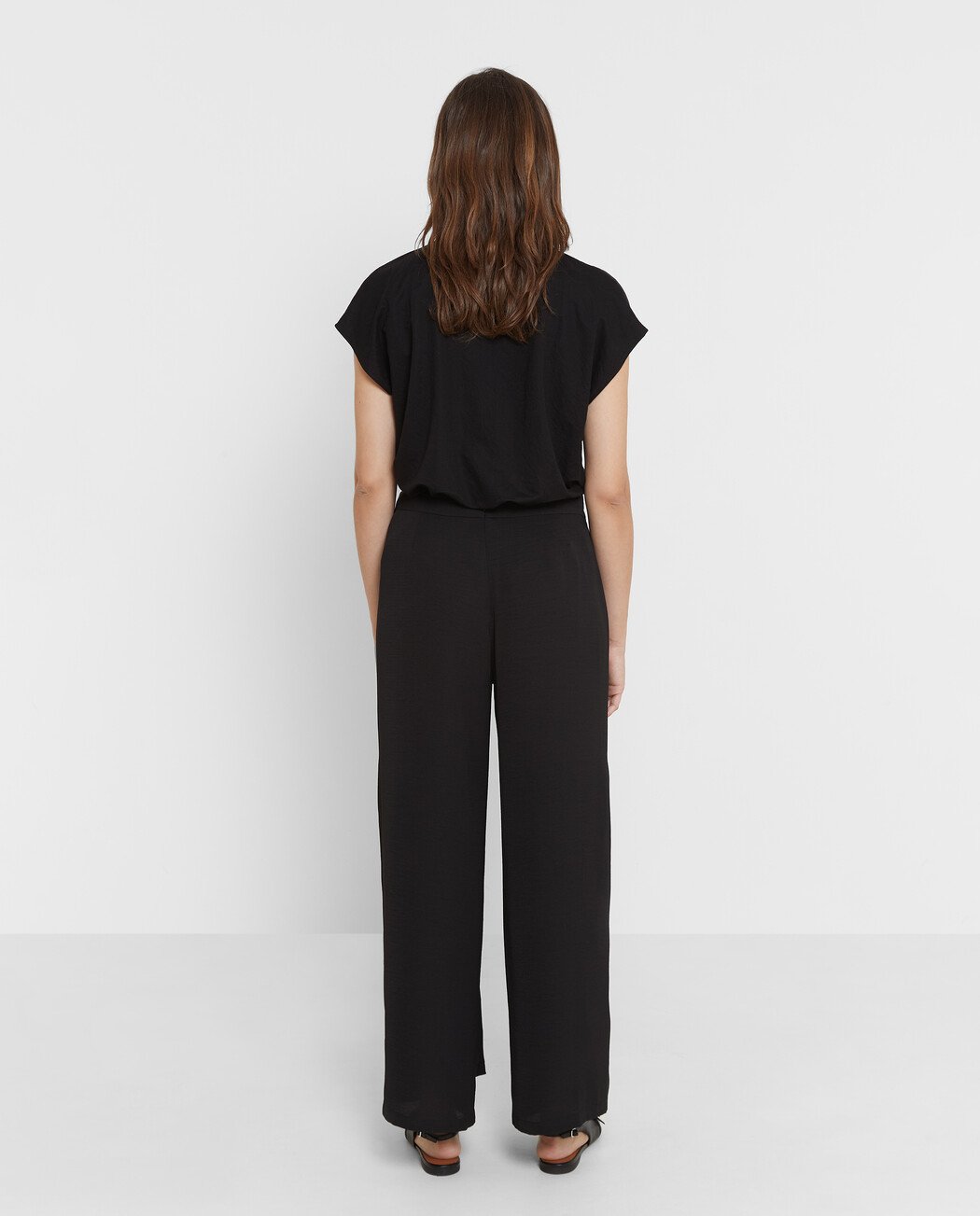 PANTALÓN DETALLE
