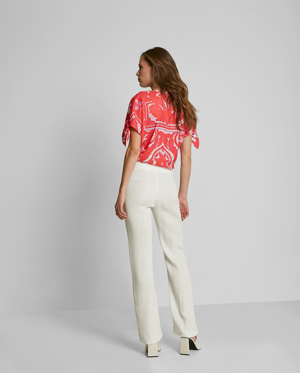 PANTALÓN CON ESTRUCTURA