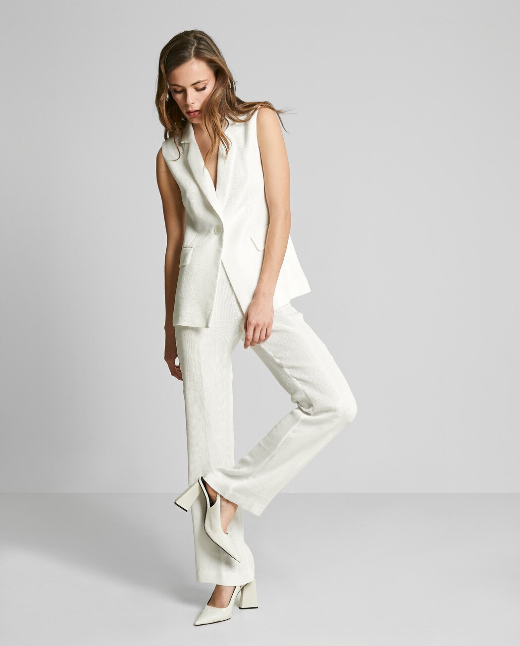 PANTALÓN CON ESTRUCTURA