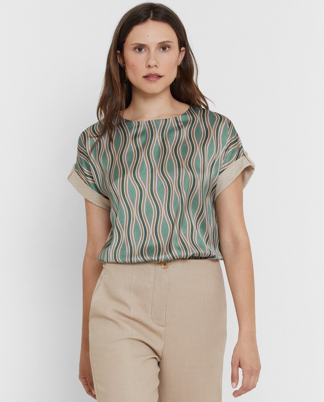 CAMISETA CON ESTAMPADO ONDULADO